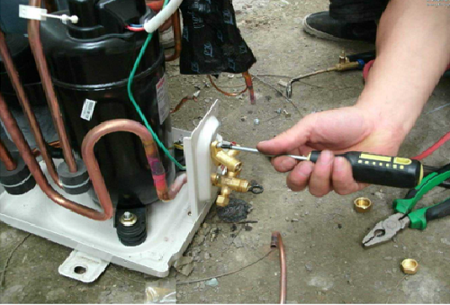 天津空調(diào)加雪種公司_電話預(yù)約有優(yōu)惠