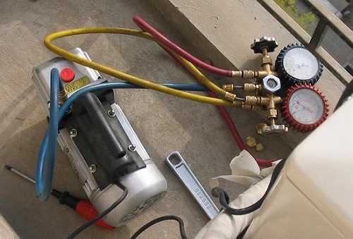 北航空調(diào)加氟上門電話